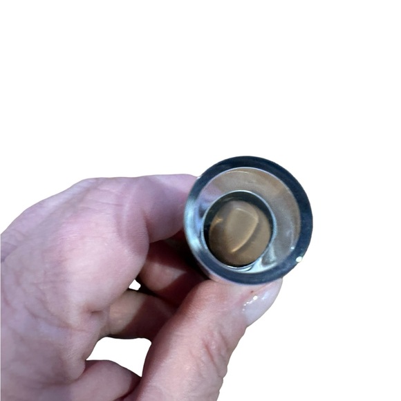 Almay Skin Correcting Comfort Concealer. #220 Deep Fonce. NWT - Picture 4 of 4